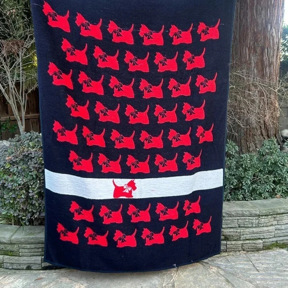Biederlack USA Red and Black Scottie Dog Reversible Plush Blanket - Picture 1 of 9